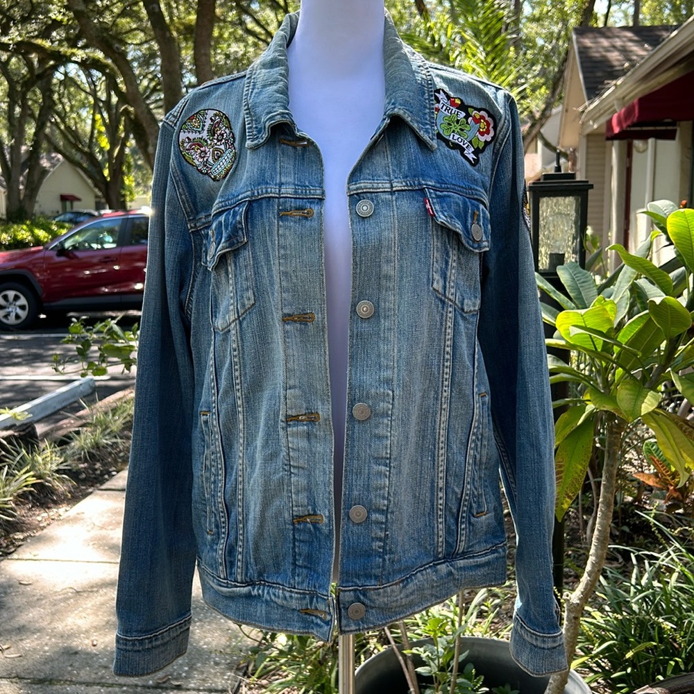 Levi Jean Jacket customized with the love of life and travel patches Size XL